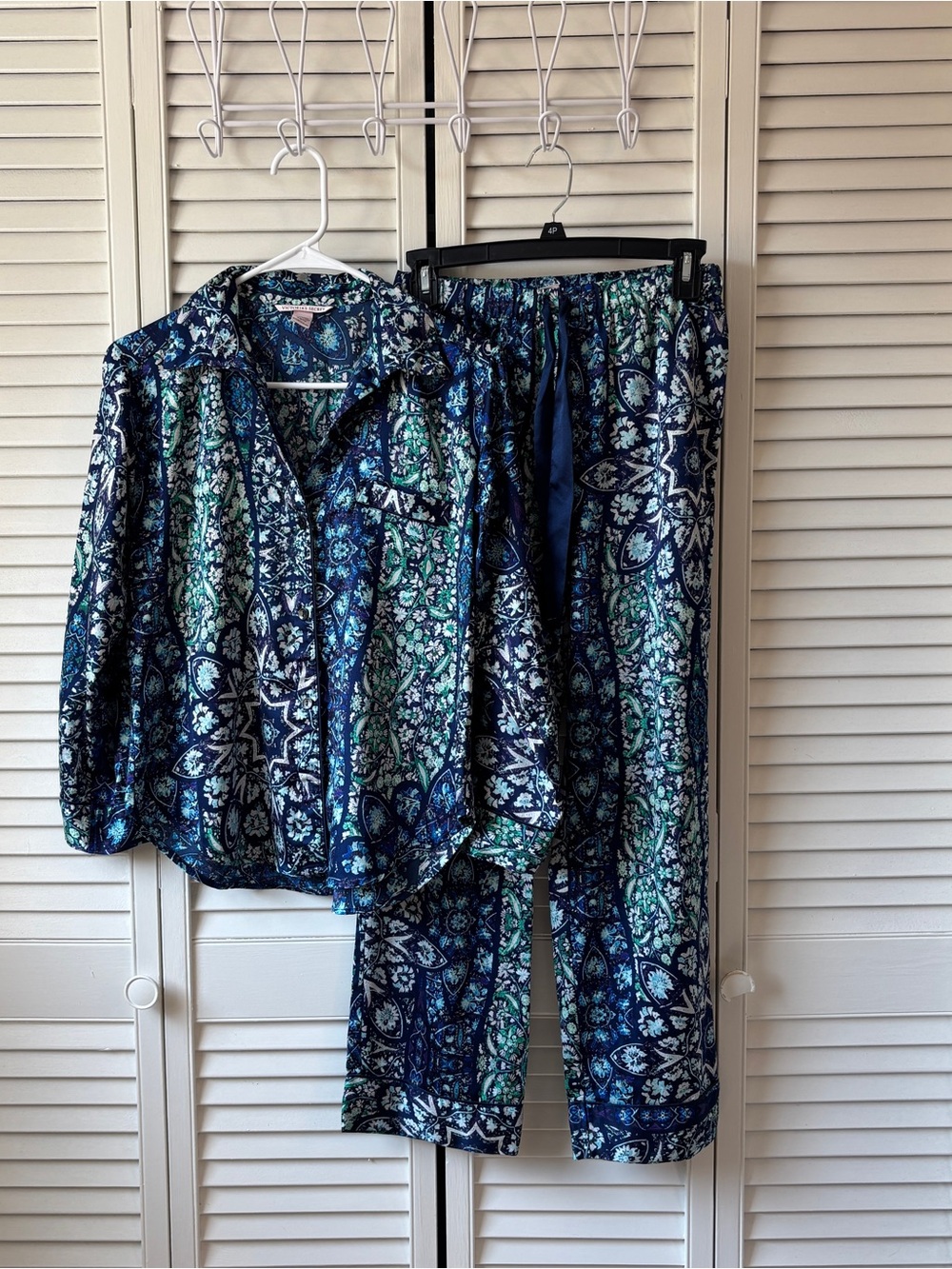 Victoria's Secret Blue and Green Paisley Silky Pajama Set